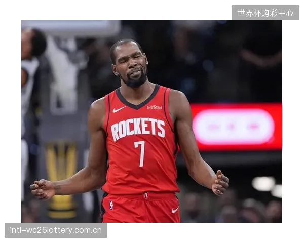 杜兰特在火箭保持健康，其高效得分为年轻的火箭提供了战术基石。
